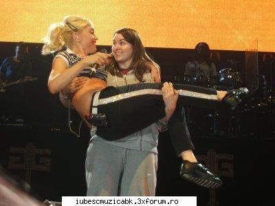 :rotfl: gwen&her fans