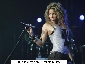 poze cu shakira - lifeismusic - shakira